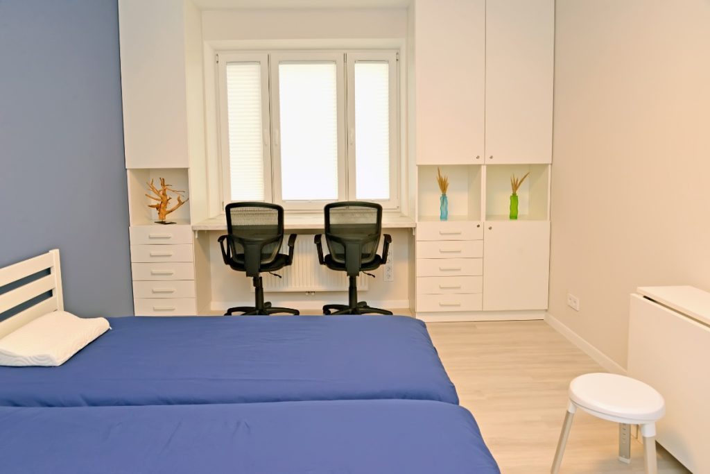 Une belle chambre bien installée pour deux ados