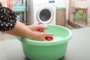 L&rsquo;eau écarlate est-elle encore disponible et par quoi la remplacer ?