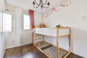 Pourquoi le lit mi-hauteur pour une chambre d&rsquo;enfant est la solution gain de place ?