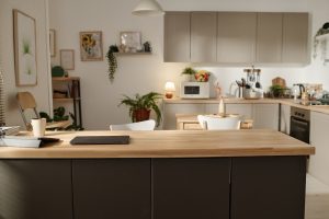 Quelles options permettent de surélever un plan de travail existant sans tout refaire ?